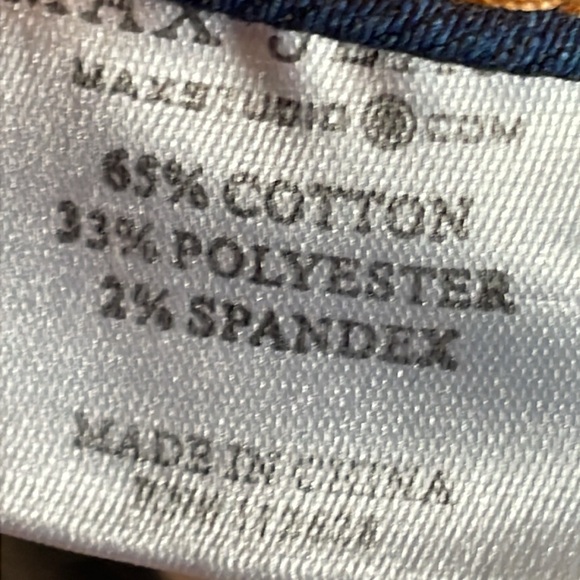 Max studio Ankle  Jeans with Rose hardware and embroidered pocket design. - Picture 9 of 9